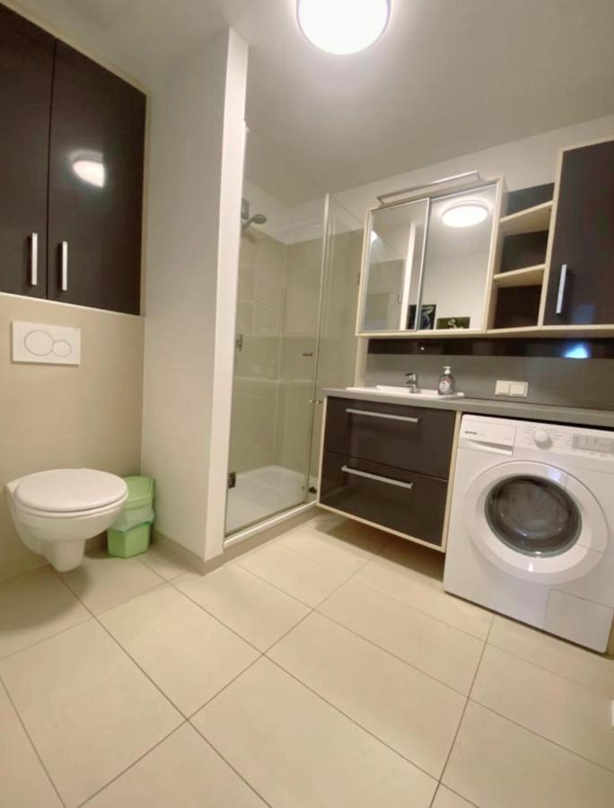 Near Lake Two Bedroom * Wien